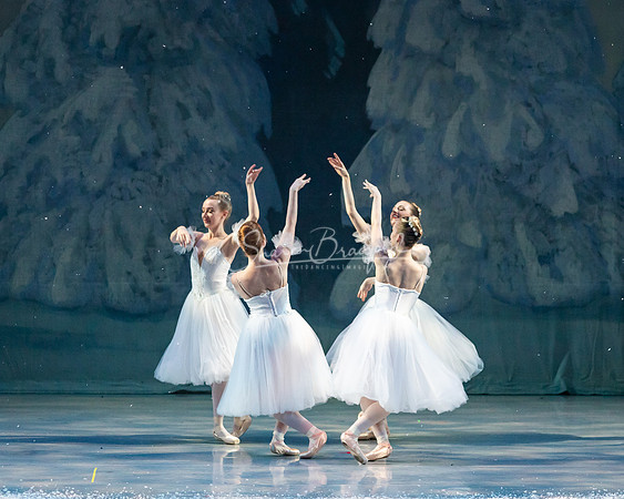 ACB Nutcracker Snow Sat 2021 pc Sharen Bradford-0834