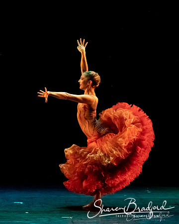 MOMIX Marigolds pc Sharen Bradford-0184
