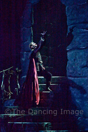 Dracula Thurs-0976