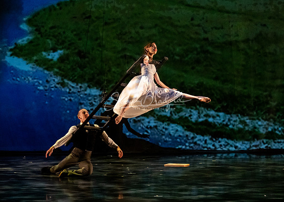 Momix ALICE 9-17-21 pc Sharen Bradford-1331