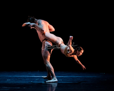 TITAS CP22 PILOBOLUS Symbiosis pc Sharen Bradford-1013